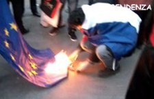 Pourquoi avons-nous brûlé le drapeau de l’Union Européenne ?