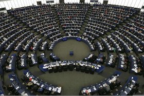 En pleine affaire Prism, le Parlement européen s’équipe de téléphones américains (Le Monde)