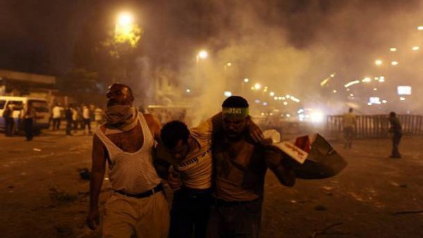 Egypte : le pouvoir évacue les manifestants dans un bain de sang