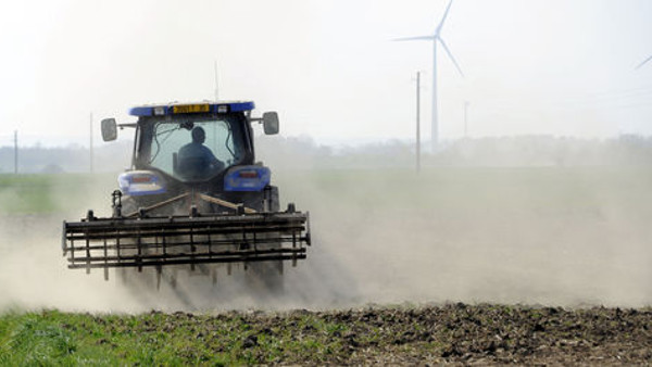 Le lien entre la maladie de Parkinson et les pesticides officiellement reconnu (Le Monde)