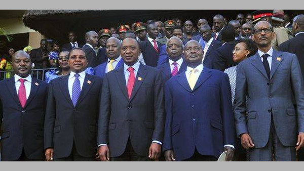 Cinq pays d’Afrique de l’Est se lancent vers une union monétaire (Le Monde)