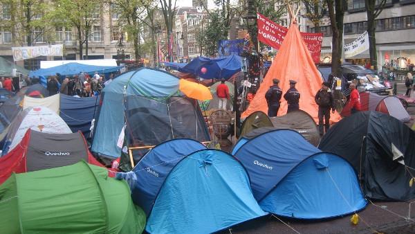 Indignés de l’arme nucléaire : campement citoyen devant le Ministère de Défense (6 août 2014)