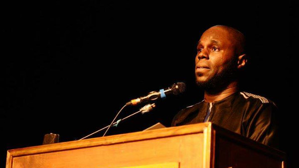 Arrestation musclée et incarcération du penseur panafricaniste Kemi Seba, après sa conférence à Paris
