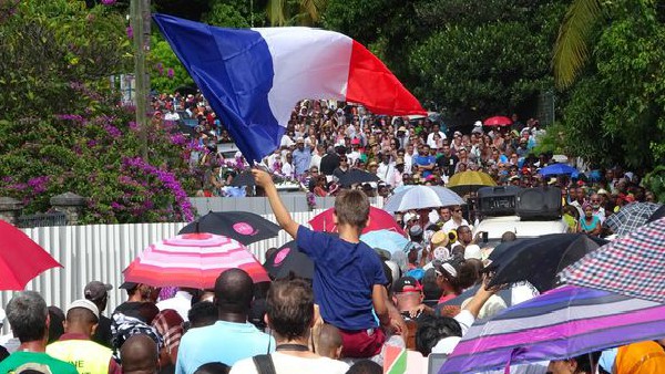 Mayotte : dans l’indifférence totale de la métropole, la lutte de milliers de Français pour l’égalité réelle et le droit au respect
