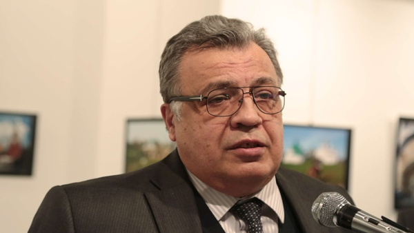 L’ambassadeur russe en Turquie assassiné à la veille d’un sommet Turquie-Russie-Iran sur le sort d’Alep